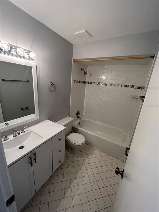 For Rent: $1,600 (2 beds, 2 baths, 1073 Square Feet)