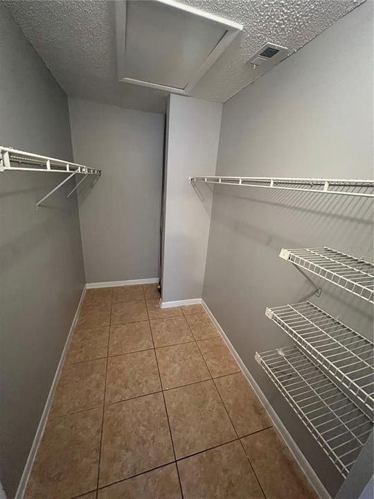 For Rent: $1,600 (2 beds, 2 baths, 1073 Square Feet)