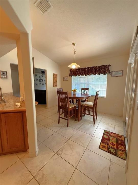 For Sale: $489,500 (4 beds, 3 baths, 2490 Square Feet)