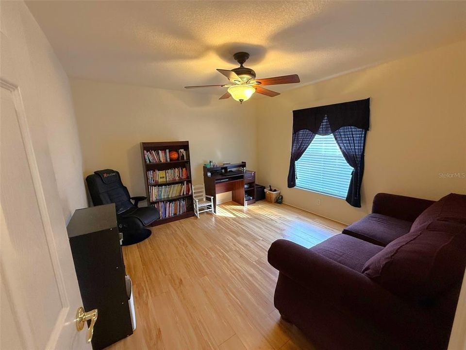 For Sale: $489,500 (4 beds, 3 baths, 2490 Square Feet)