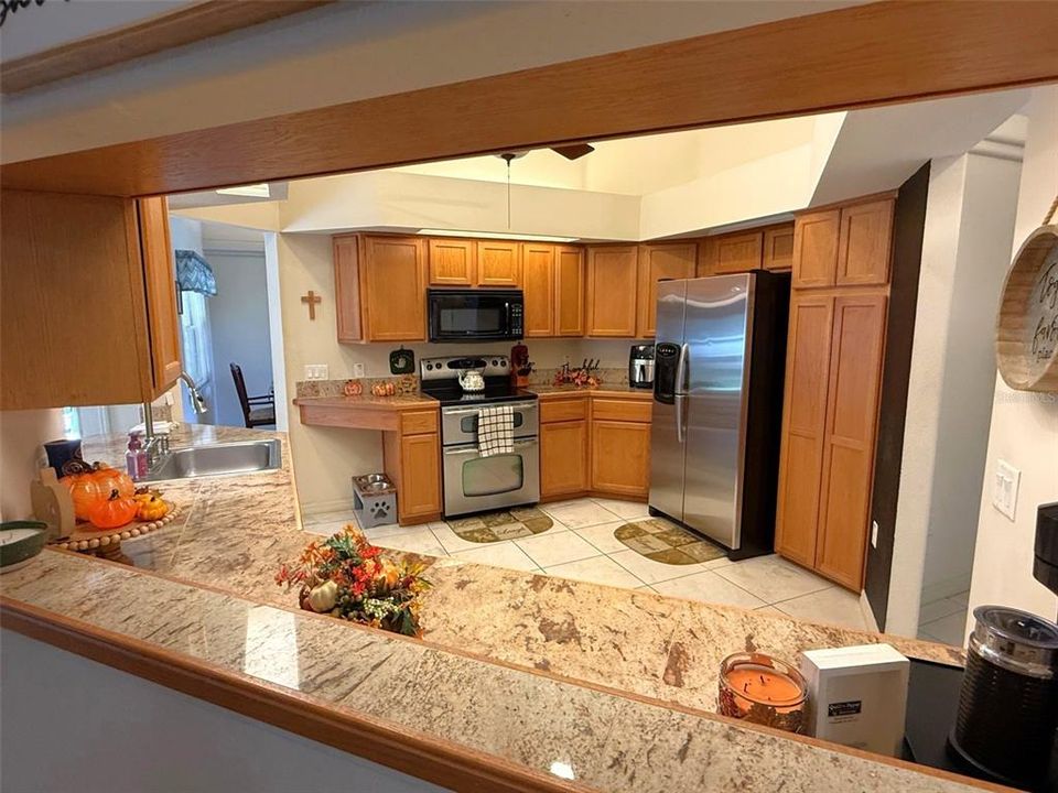 For Sale: $489,500 (4 beds, 3 baths, 2490 Square Feet)