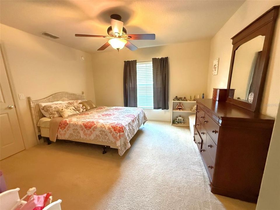 For Sale: $489,500 (4 beds, 3 baths, 2490 Square Feet)