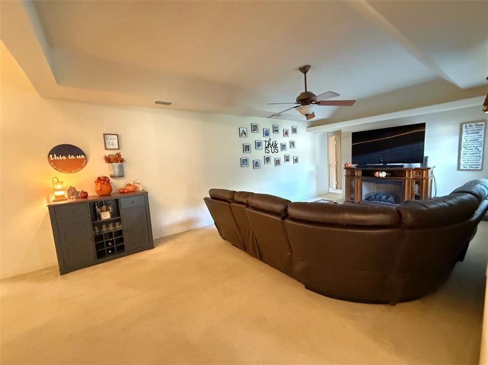 For Sale: $489,500 (4 beds, 3 baths, 2490 Square Feet)