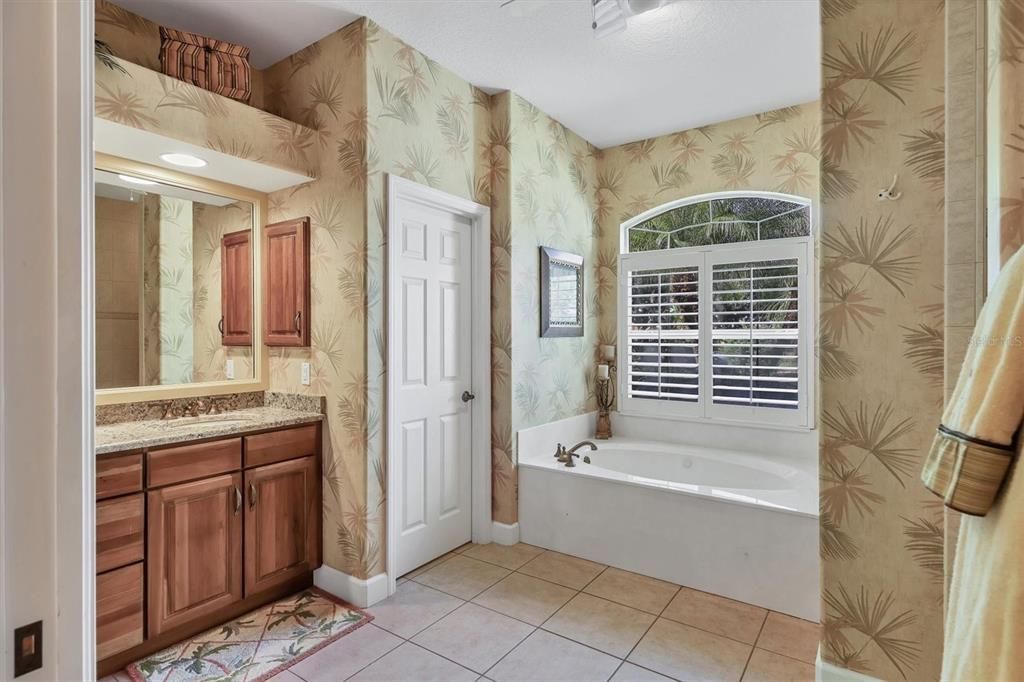 En Venta: $899,900 (3 camas, 2 baños, 2957 Pies cuadrados)