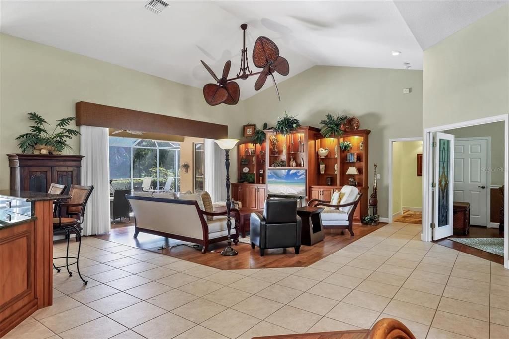 En Venta: $899,900 (3 camas, 2 baños, 2957 Pies cuadrados)