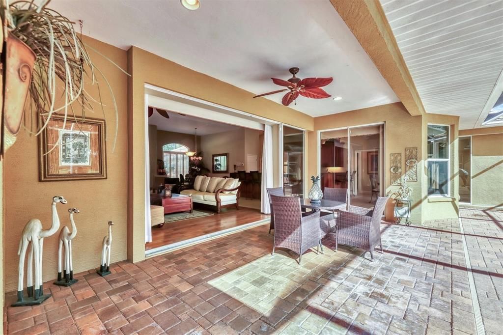 En Venta: $899,900 (3 camas, 2 baños, 2957 Pies cuadrados)