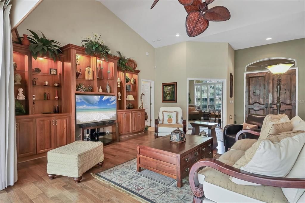 En Venta: $899,900 (3 camas, 2 baños, 2957 Pies cuadrados)