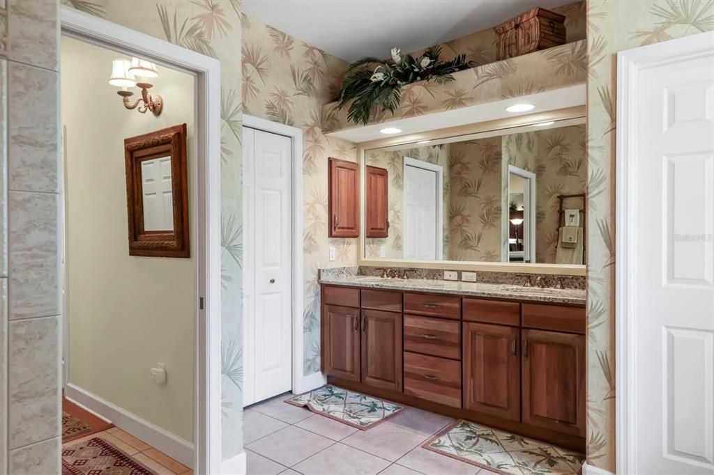 En Venta: $899,900 (3 camas, 2 baños, 2957 Pies cuadrados)