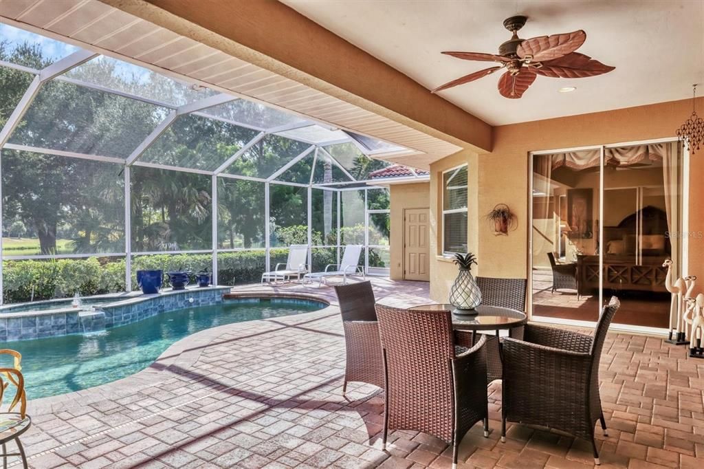 En Venta: $899,900 (3 camas, 2 baños, 2957 Pies cuadrados)