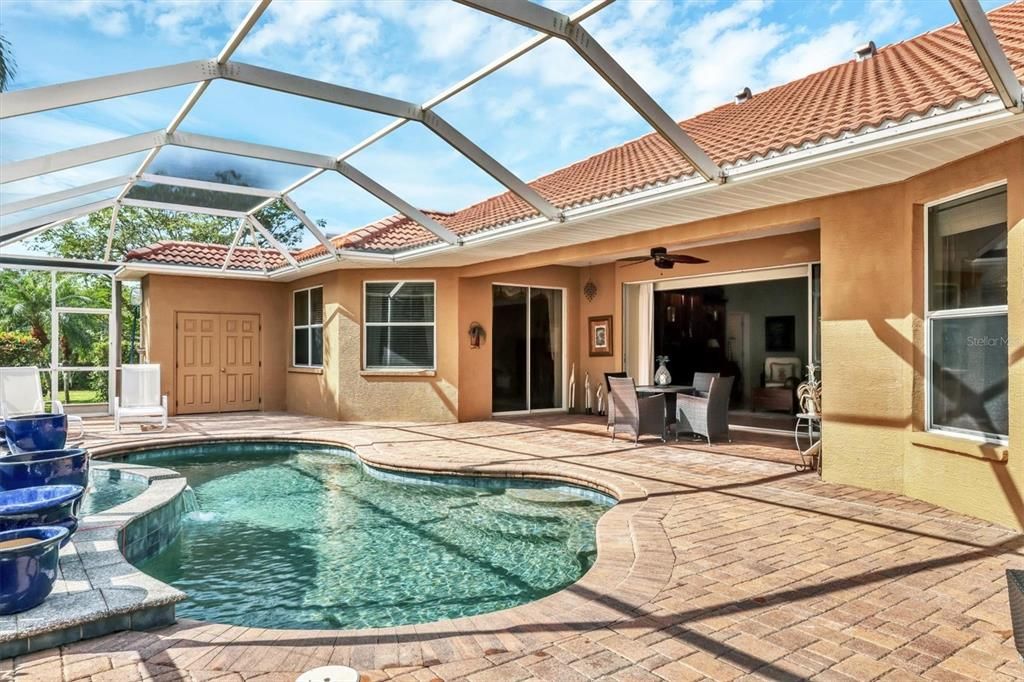 En Venta: $899,900 (3 camas, 2 baños, 2957 Pies cuadrados)