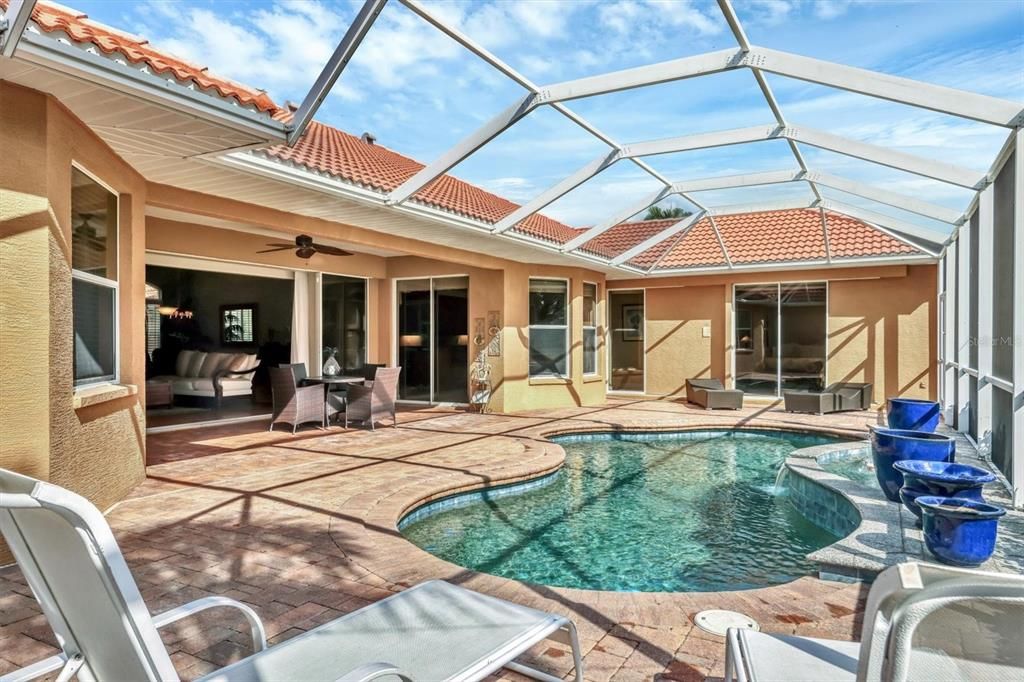 En Venta: $899,900 (3 camas, 2 baños, 2957 Pies cuadrados)