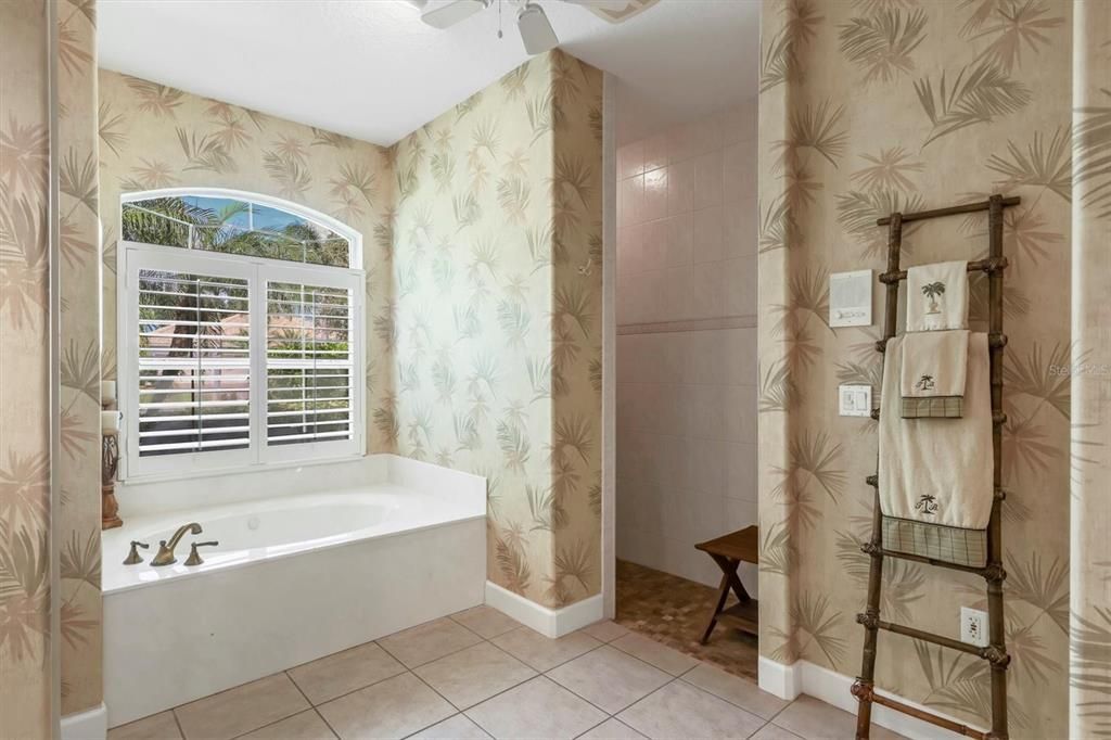 En Venta: $899,900 (3 camas, 2 baños, 2957 Pies cuadrados)