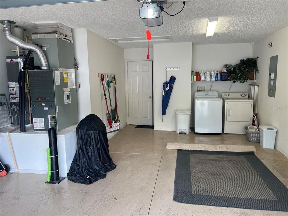 For Sale: $299,825 (2 beds, 2 baths, 1156 Square Feet)