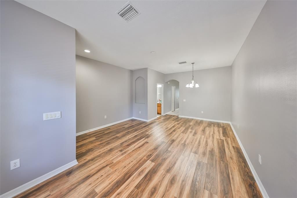 For Rent: $1,695 (2 beds, 2 baths, 1360 Square Feet)