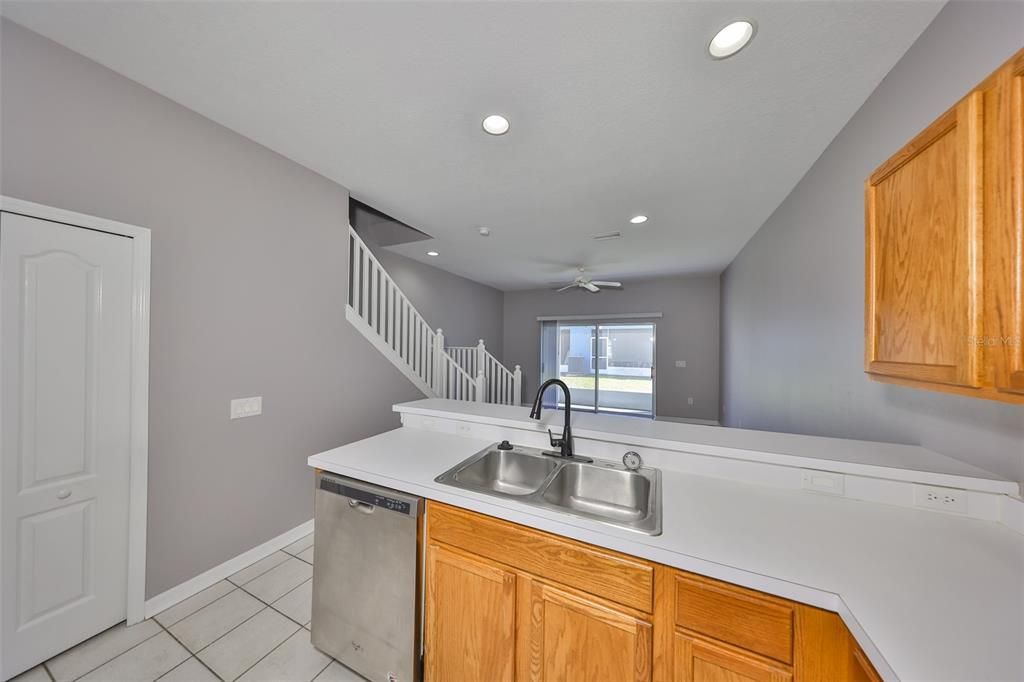 For Rent: $1,695 (2 beds, 2 baths, 1360 Square Feet)