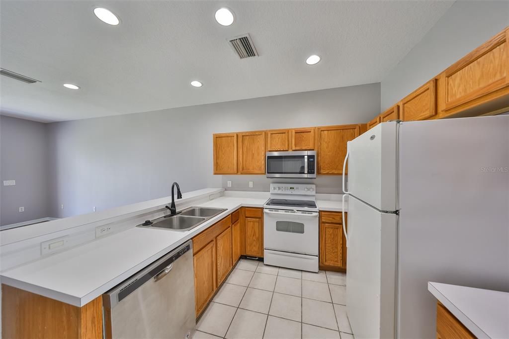 For Rent: $1,695 (2 beds, 2 baths, 1360 Square Feet)