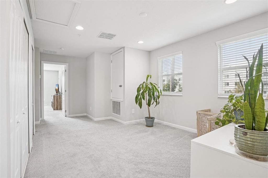 For Sale: $410,000 (4 beds, 3 baths, 1765 Square Feet)