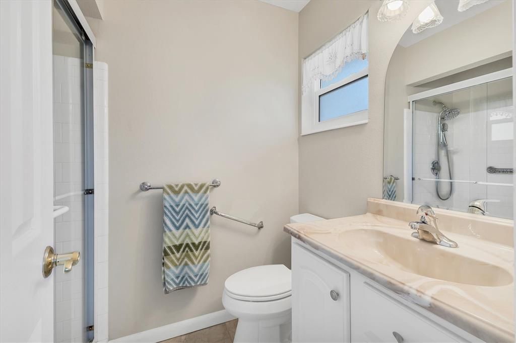 For Sale: $220,000 (2 beds, 2 baths, 1195 Square Feet)