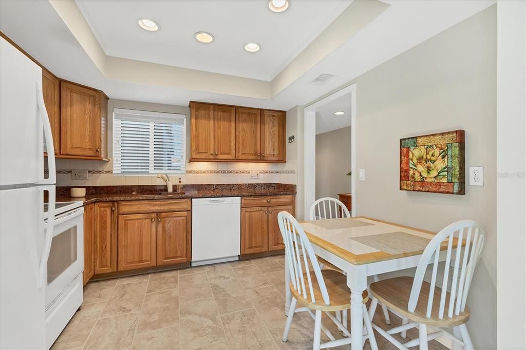 For Sale: $220,000 (2 beds, 2 baths, 1195 Square Feet)