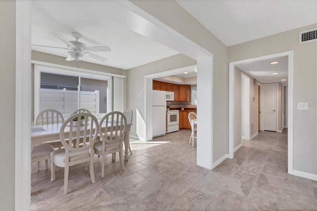 For Sale: $220,000 (2 beds, 2 baths, 1195 Square Feet)