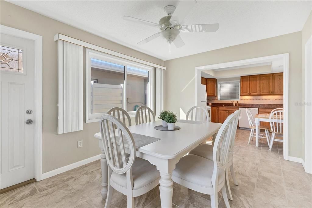 For Sale: $220,000 (2 beds, 2 baths, 1195 Square Feet)