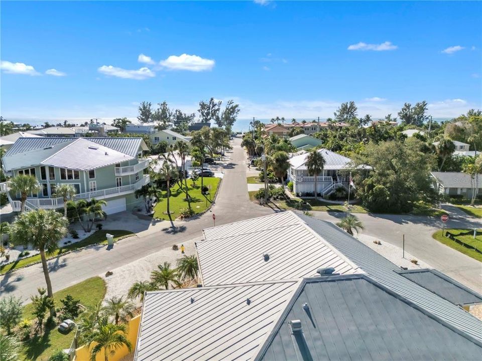 合同活跃: $1,695,000 (3 贝兹, 2 浴室, 2132 平方英尺)