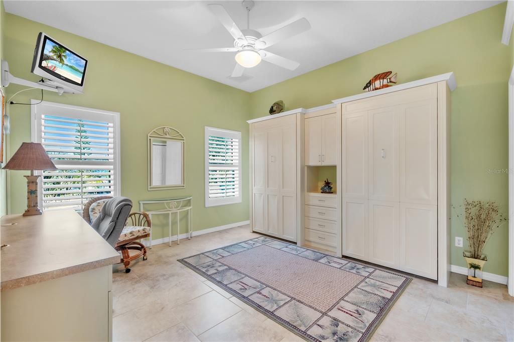 合同活跃: $1,695,000 (3 贝兹, 2 浴室, 2132 平方英尺)