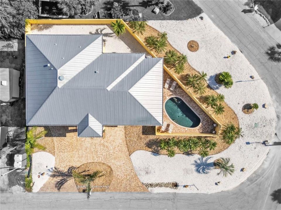 合同活跃: $1,695,000 (3 贝兹, 2 浴室, 2132 平方英尺)