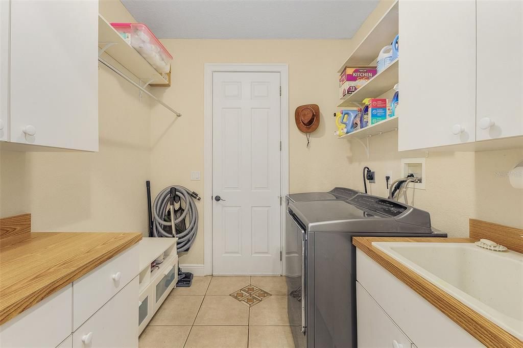 For Sale: $990,000 (4 beds, 3 baths, 3636 Square Feet)