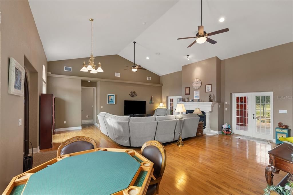 For Sale: $990,000 (4 beds, 3 baths, 3636 Square Feet)