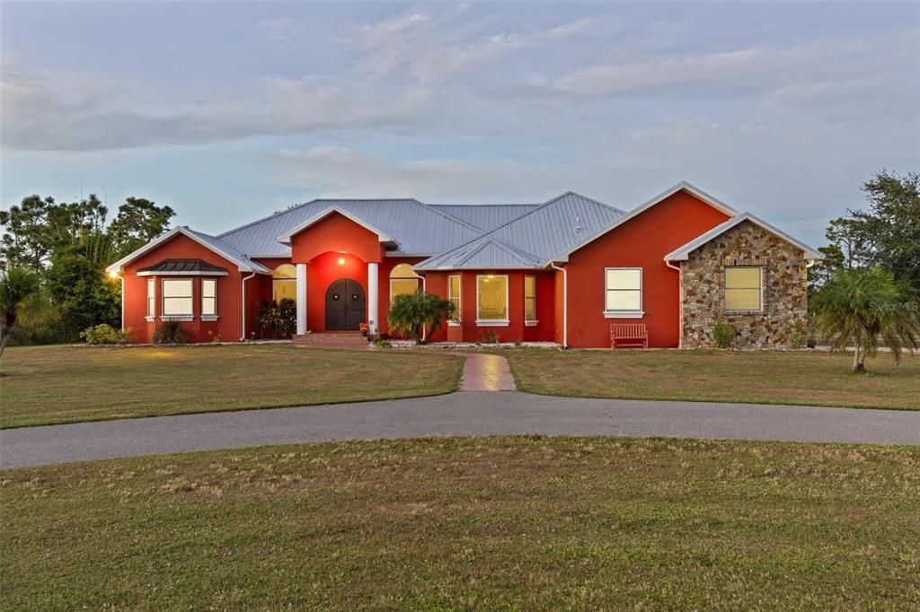 For Sale: $990,000 (4 beds, 3 baths, 3636 Square Feet)