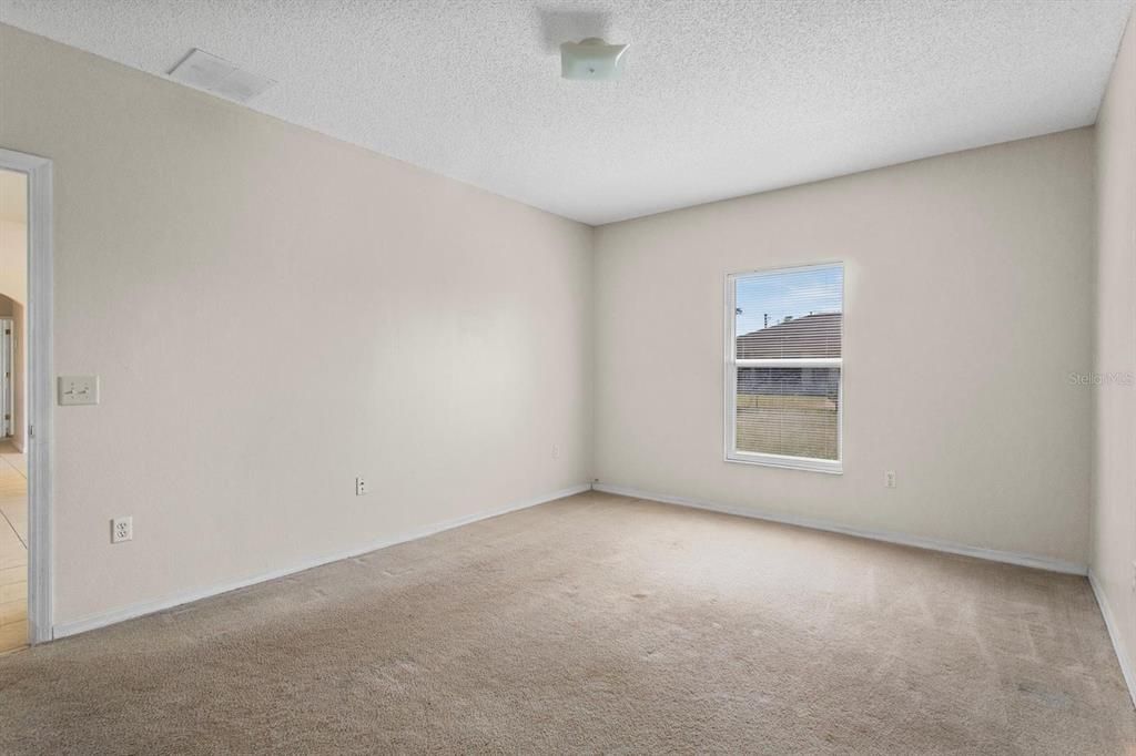 For Rent: $1,800 (3 beds, 2 baths, 1465 Square Feet)