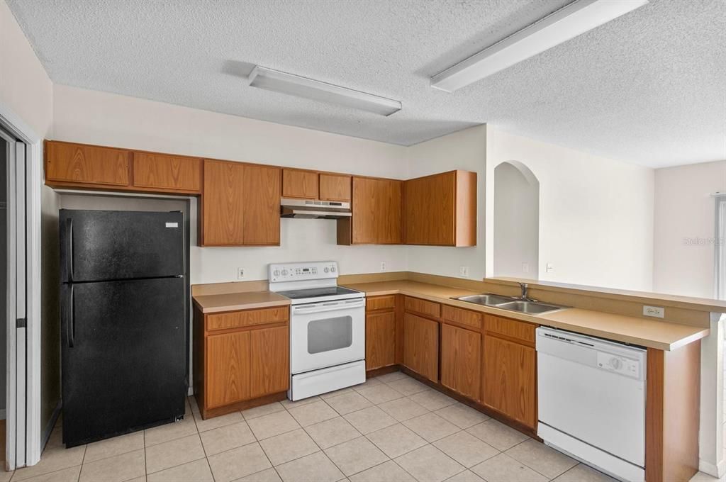 For Rent: $1,800 (3 beds, 2 baths, 1465 Square Feet)