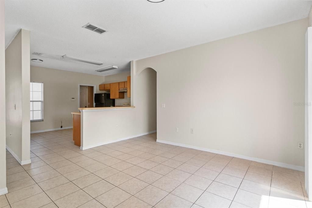 For Rent: $1,800 (3 beds, 2 baths, 1465 Square Feet)