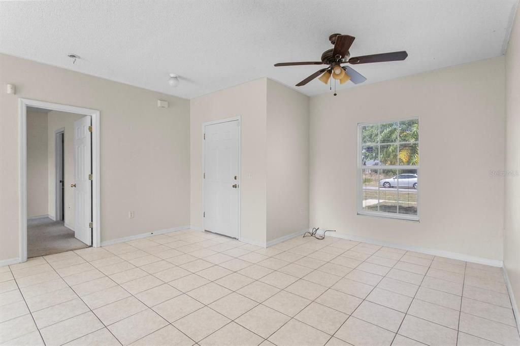 For Rent: $1,800 (3 beds, 2 baths, 1465 Square Feet)