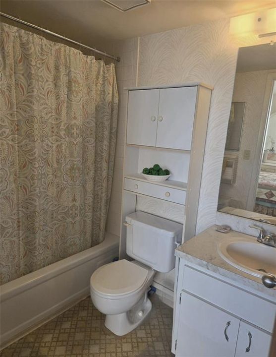 На продажу: $125,000 (2 спален, 2 ванн, 783 Квадратных фут)