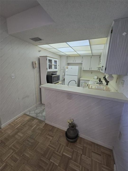 На продажу: $125,000 (2 спален, 2 ванн, 783 Квадратных фут)