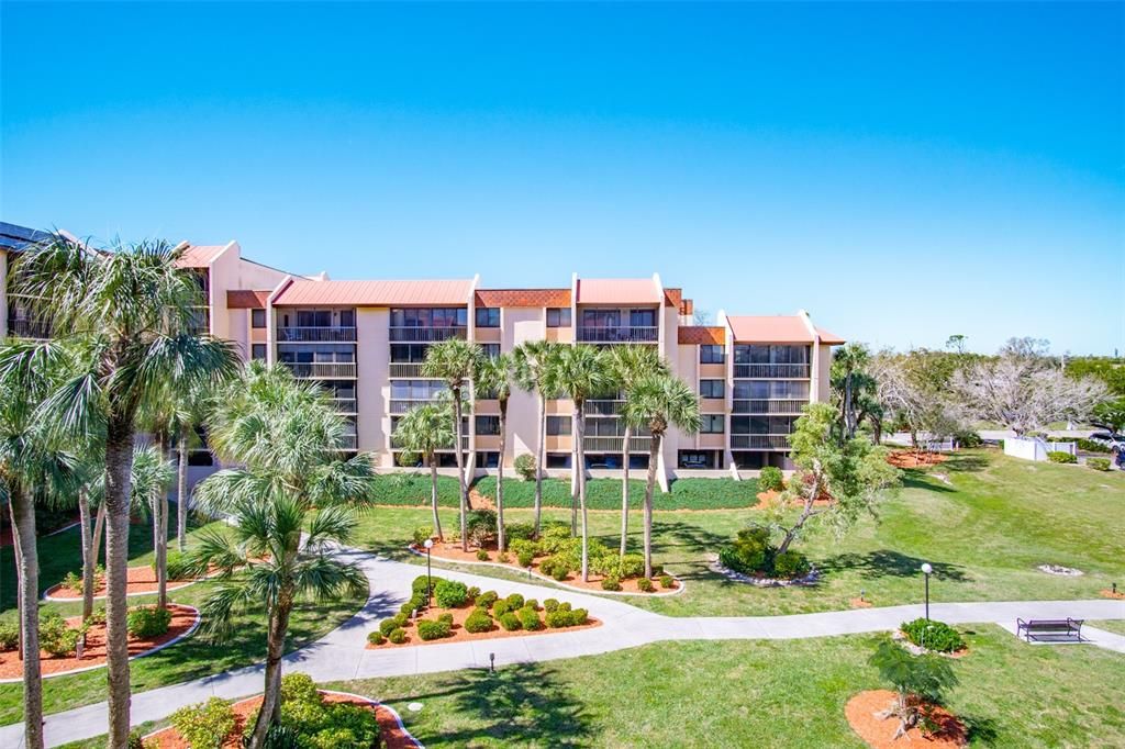 На продажу: $125,000 (2 спален, 2 ванн, 783 Квадратных фут)