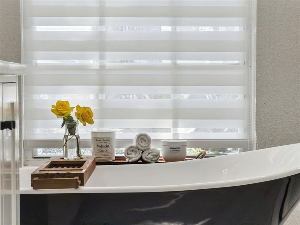 For Sale: $590,000 (4 beds, 2 baths, 1929 Square Feet)