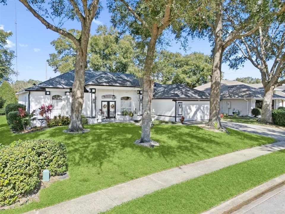 For Sale: $590,000 (4 beds, 2 baths, 1929 Square Feet)