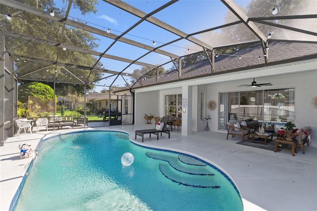 For Sale: $590,000 (4 beds, 2 baths, 1929 Square Feet)