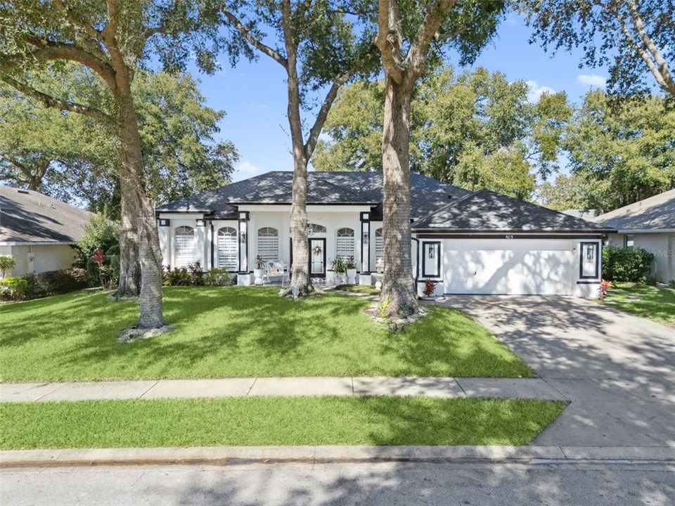 For Sale: $590,000 (4 beds, 2 baths, 1929 Square Feet)