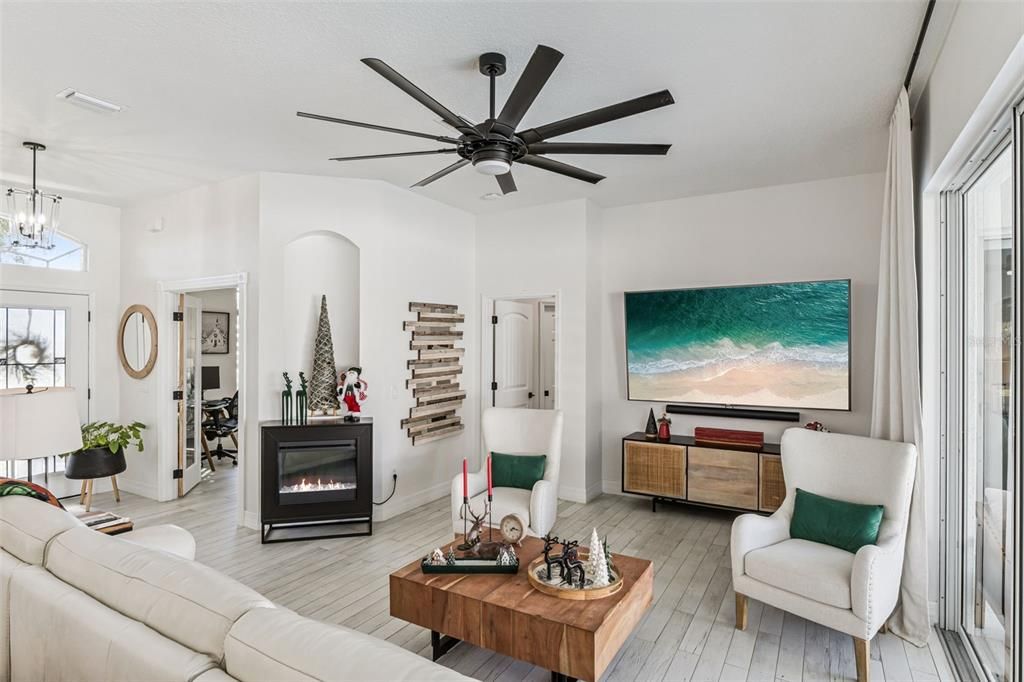 For Sale: $590,000 (4 beds, 2 baths, 1929 Square Feet)