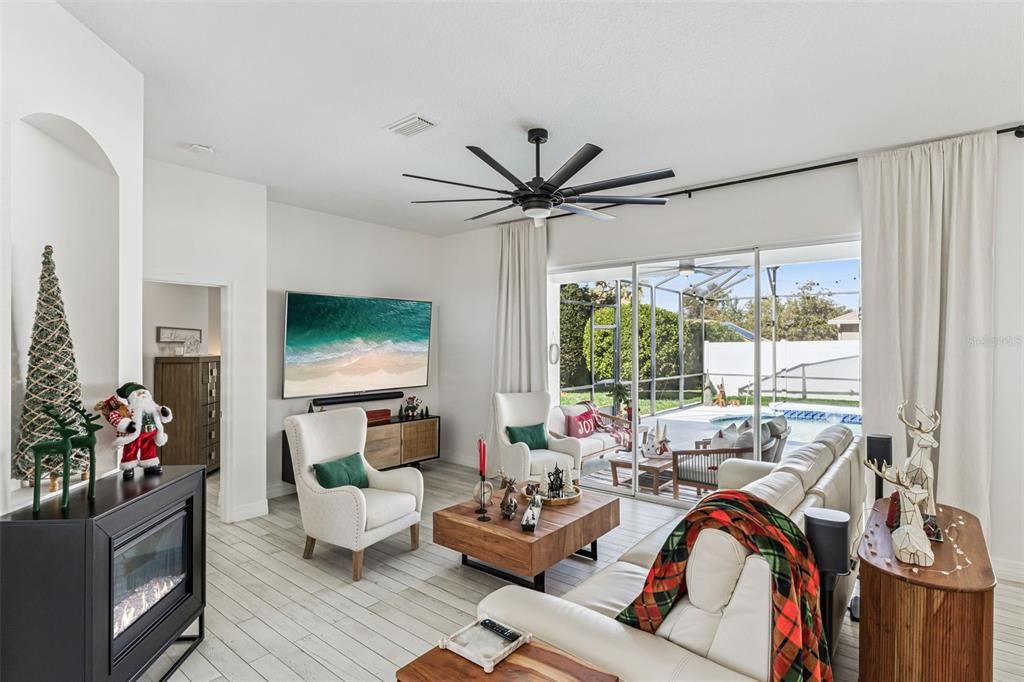 For Sale: $590,000 (4 beds, 2 baths, 1929 Square Feet)