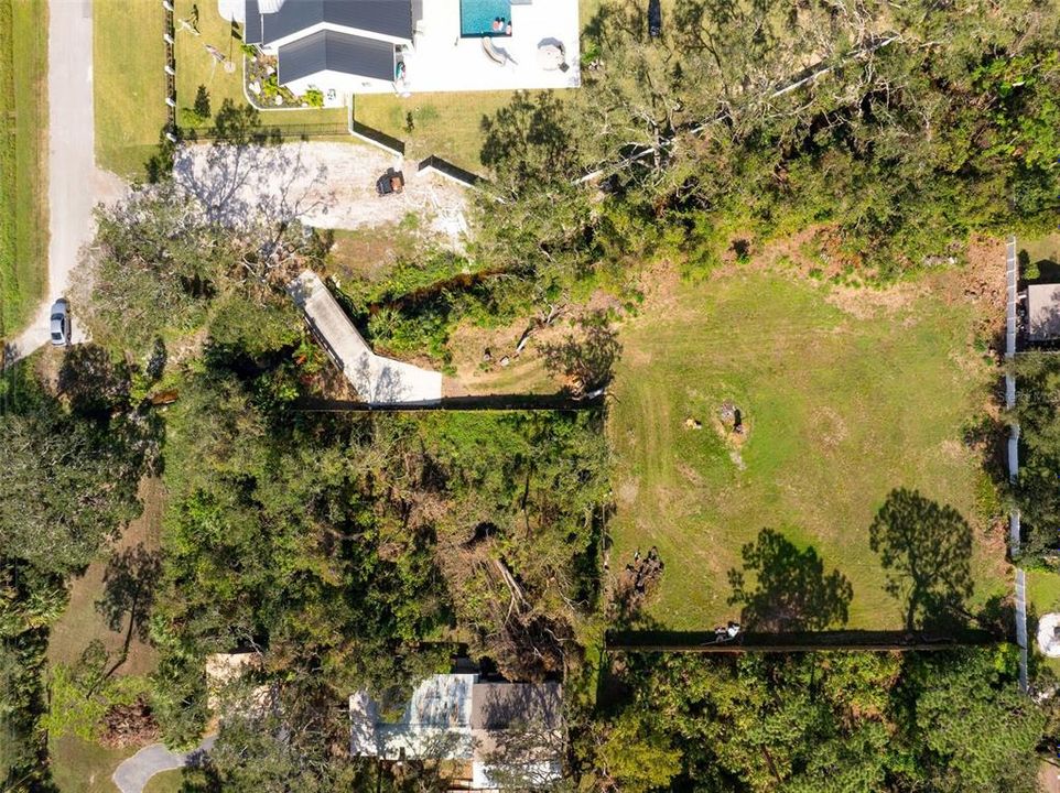 待售: $425,000 (0.63 acres)