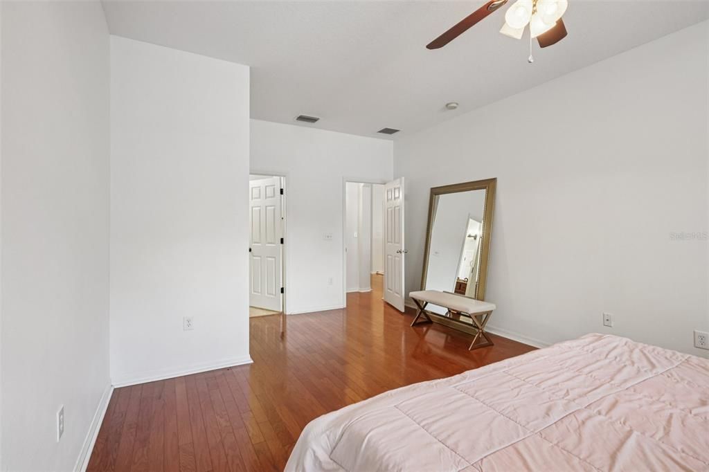 待售: $545,000 (5 贝兹, 3 浴室, 2325 平方英尺)