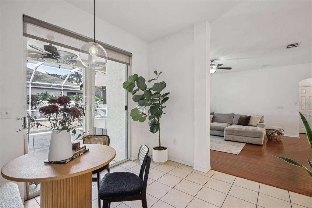 待售: $545,000 (5 贝兹, 3 浴室, 2325 平方英尺)