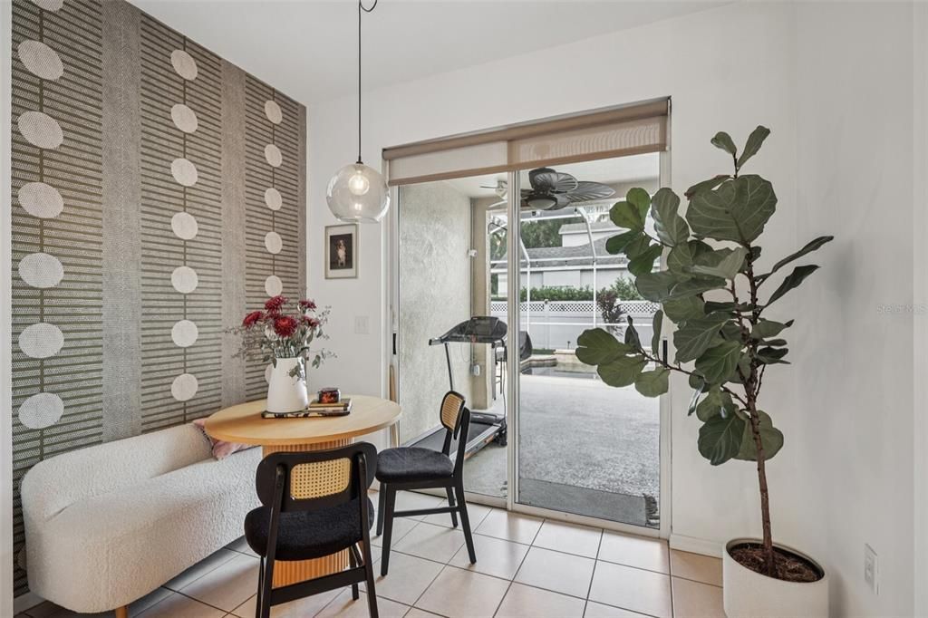 待售: $545,000 (5 贝兹, 3 浴室, 2325 平方英尺)