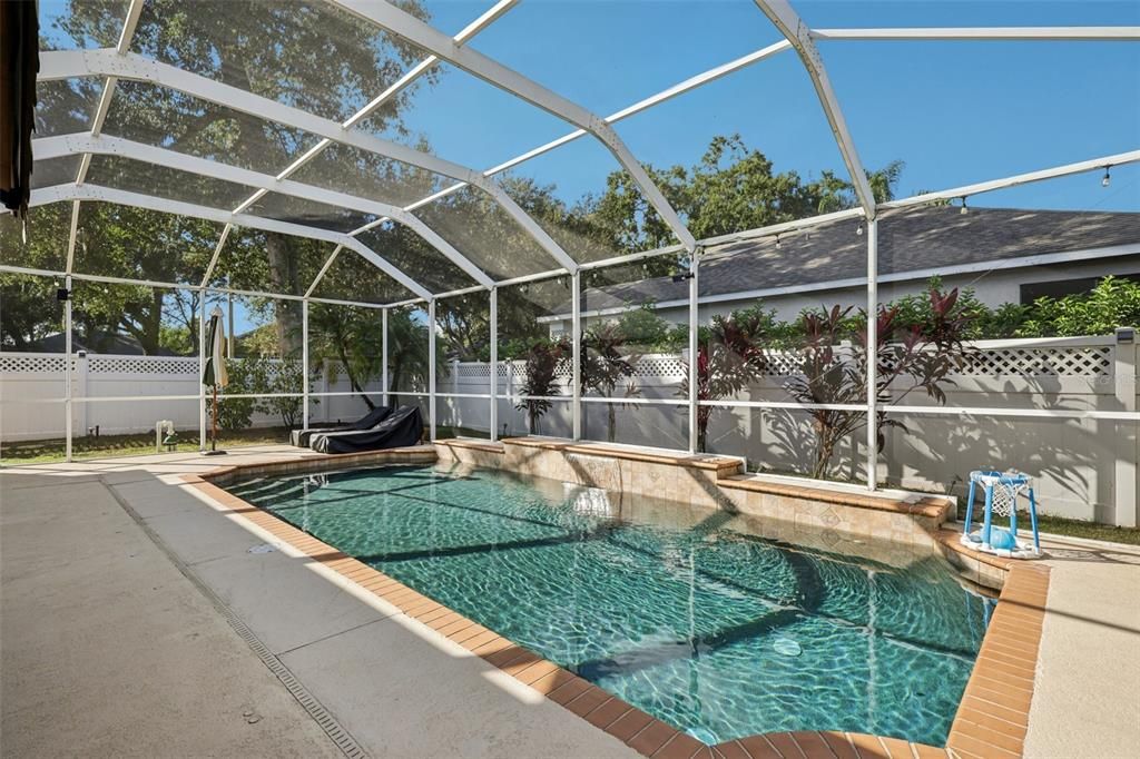 待售: $545,000 (5 贝兹, 3 浴室, 2325 平方英尺)