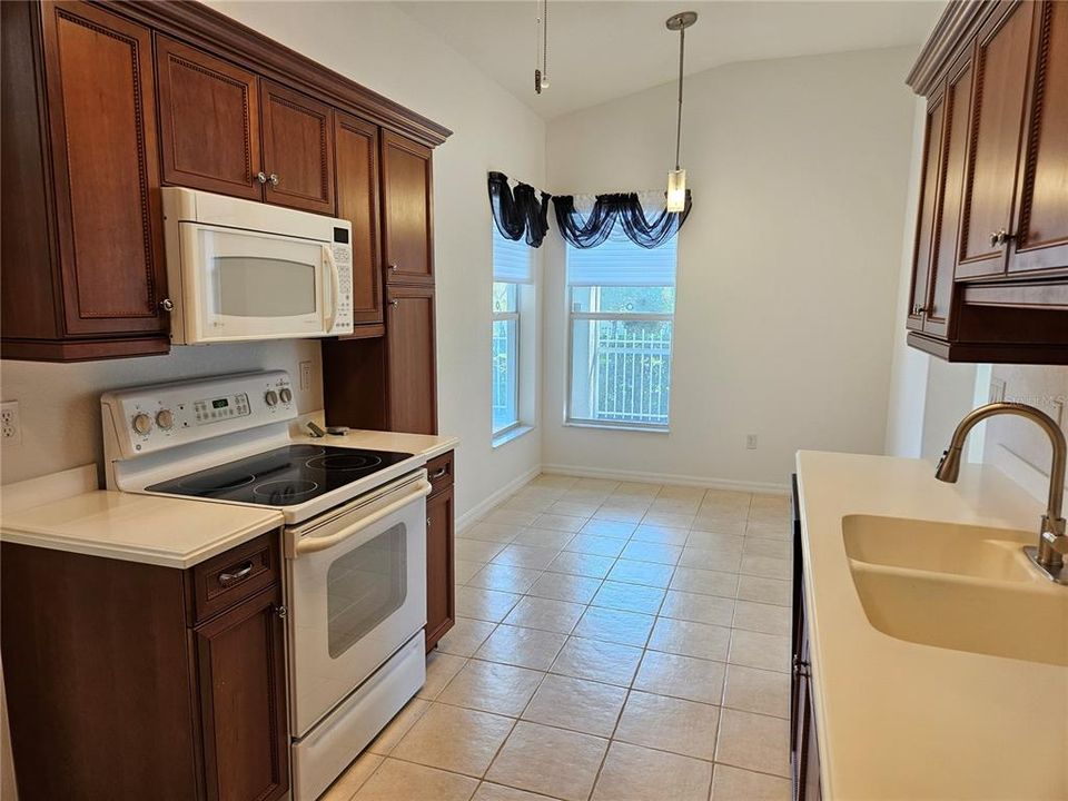 出租: $2,200 (2 贝兹, 2 浴室, 1385 平方英尺)